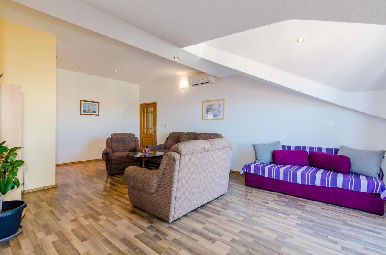 Apartments Zrno ซัฟทัท ภายนอก รูปภาพ